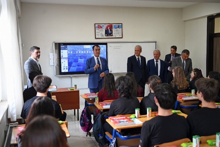 Başkan Dündar, Bursa Erkek Lisesi öğrencileriyle buluştu 1