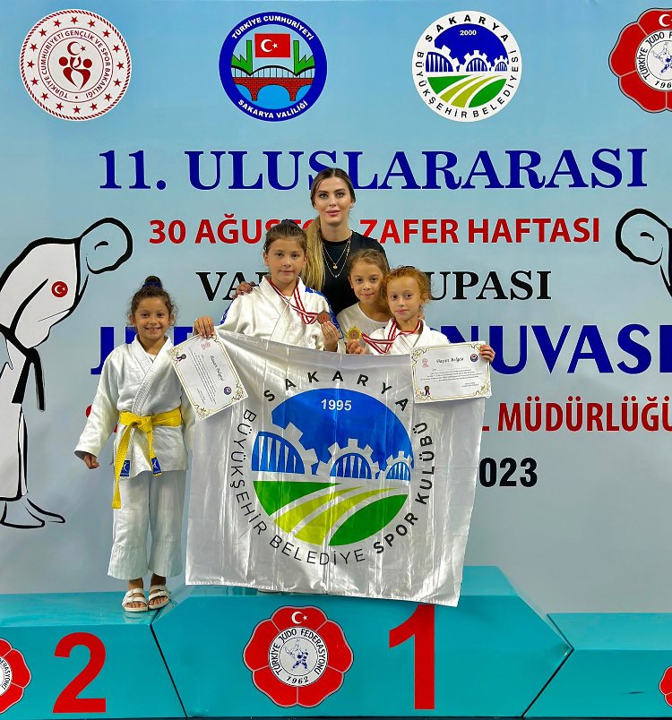 Sakarya'nın süper miniklerinden önemli başarı 1 Sakarya'nın süper miniklerinden önemli başarı 1