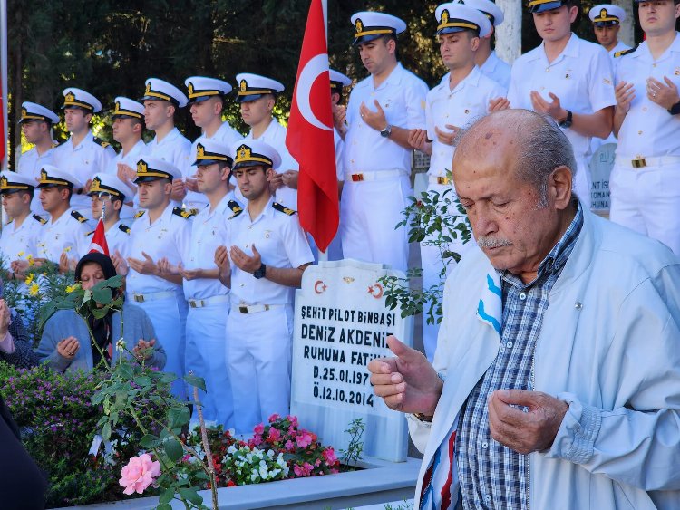Gölcüklü kahraman şehitler dualarla anıldı 1 Gölcüklü kahraman şehitler dualarla anıldı 1