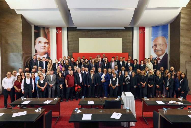 Kılıçdaroğlu parti personeliyle vedalaştı 1