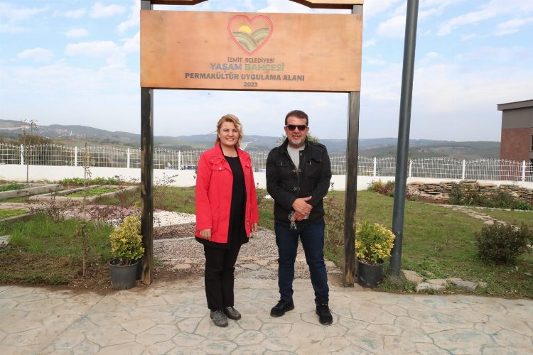 Nebil Özgentürk’ü İzmit'in Yaşam Bahçesi'nde hayran kaldı 2 Nebil Özgentürk’ü İzmit'in Yaşam Bahçesi'nde hayran kaldı 2