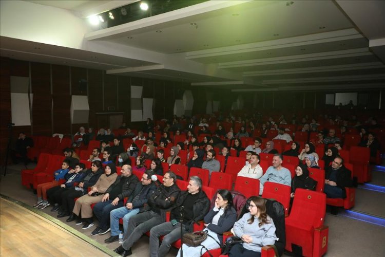 Bursa İnegöl'de 'En Büyük Haber' sahnelendi 1 Bursa İnegöl'de 'En Büyük Haber' sahnelendi 1