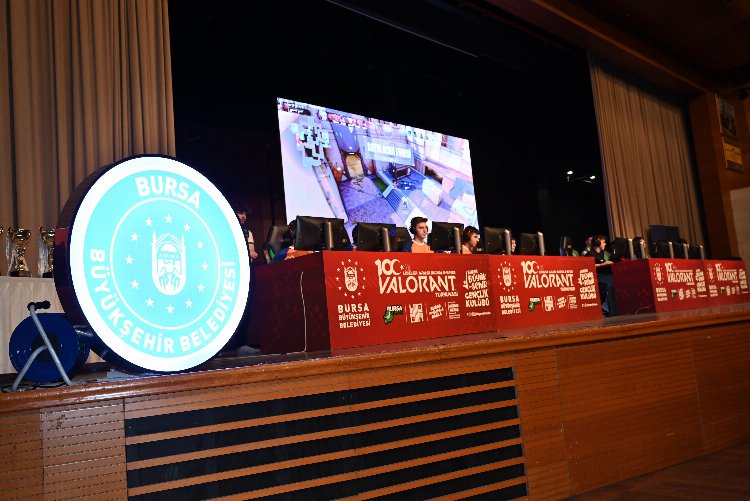 Bursa'da e-spor turnuvasında final heyecanı 1