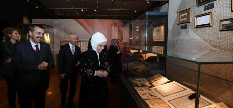 Emine Erdoğan'dan 'Maarif' sergisine ziyaret 1
