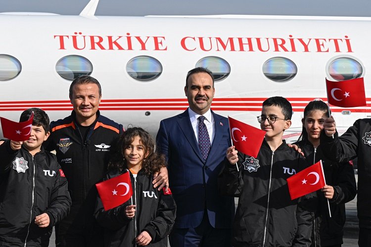 Türkiye'nin ilk astronotu yurda döndü 2