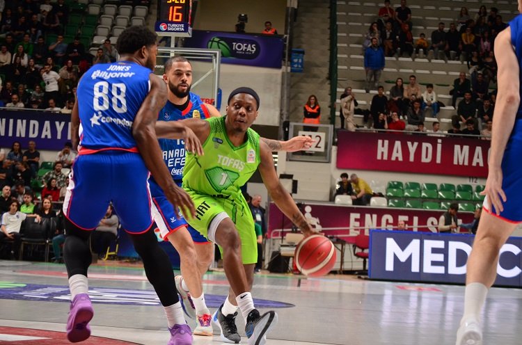 Anadolu Efes deplasmanda kazandı 1
