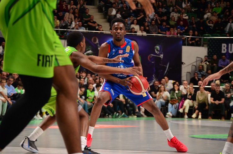 Anadolu Efes deplasmanda kazandı 4