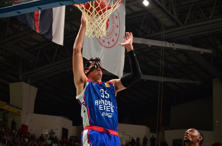 Anadolu Efes deplasmanda kazandı 5