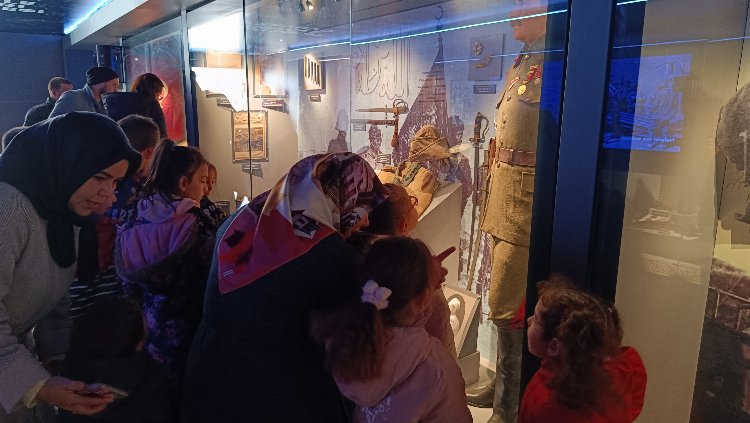 Bilecik Pazaryeri'nde 'Mobil Müze Tır'a yoğun ilgi 1