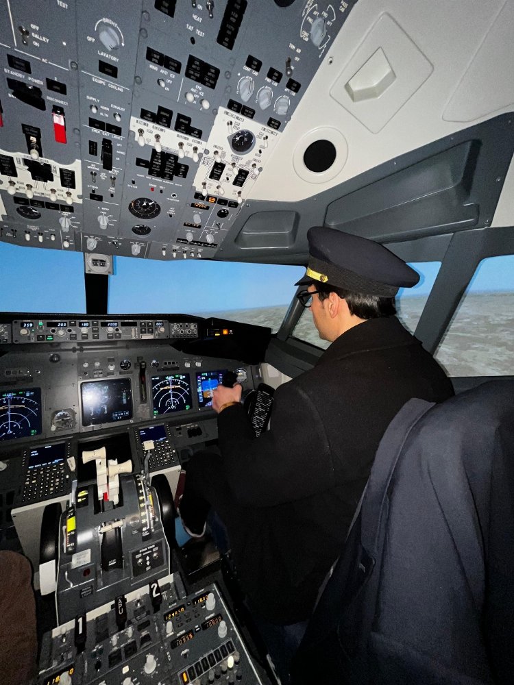 "Canozan Airlines iyi yolculuklar diler" 1 "Canozan Airlines iyi yolculuklar diler" 1