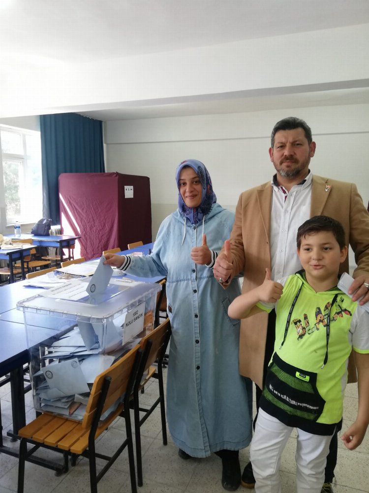 Edirne Keşan'da başkan adayları oylarını kullandı 4