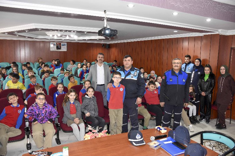 Bursa Karacabey'de zabıtadan çocuklara eğitim 1