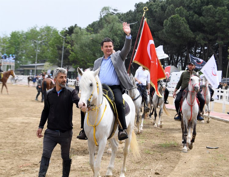 Bursa Osmangazi'de şahlanan rahvan atları nefes kesti 1