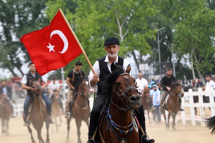 Bursa Osmangazi'de şahlanan rahvan atları nefes kesti 2