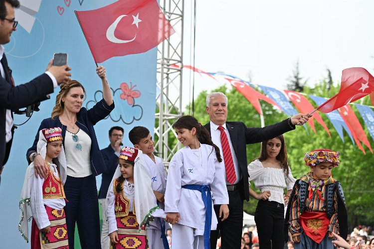 Bursa'da çocuklar bayramın tadını çıkarttı 1