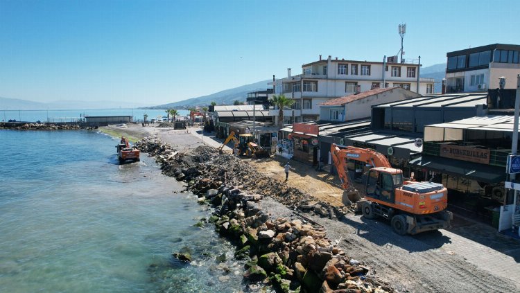 İzmir Güzelbahçe’de sahil projesine ilk kepçe 1